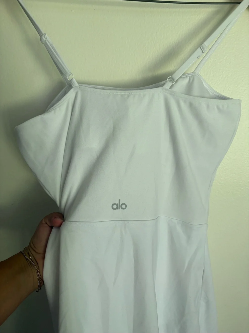 ALO Yoga simple white